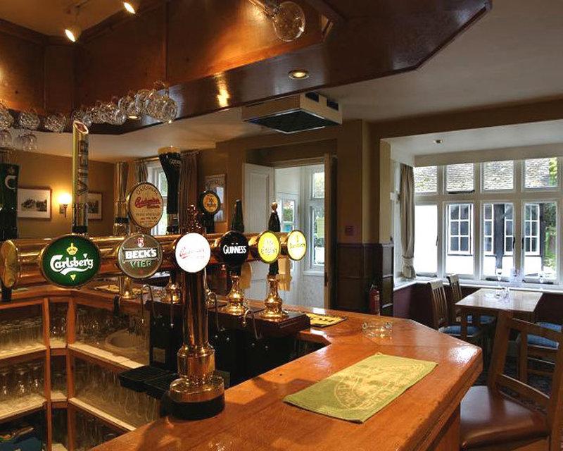 Hurtwood Hotel Peaslake Ресторант снимка