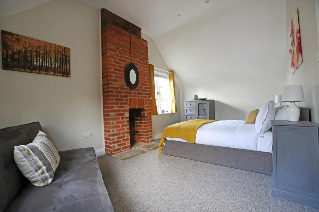 Hurtwood Hotel Peaslake Екстериор снимка