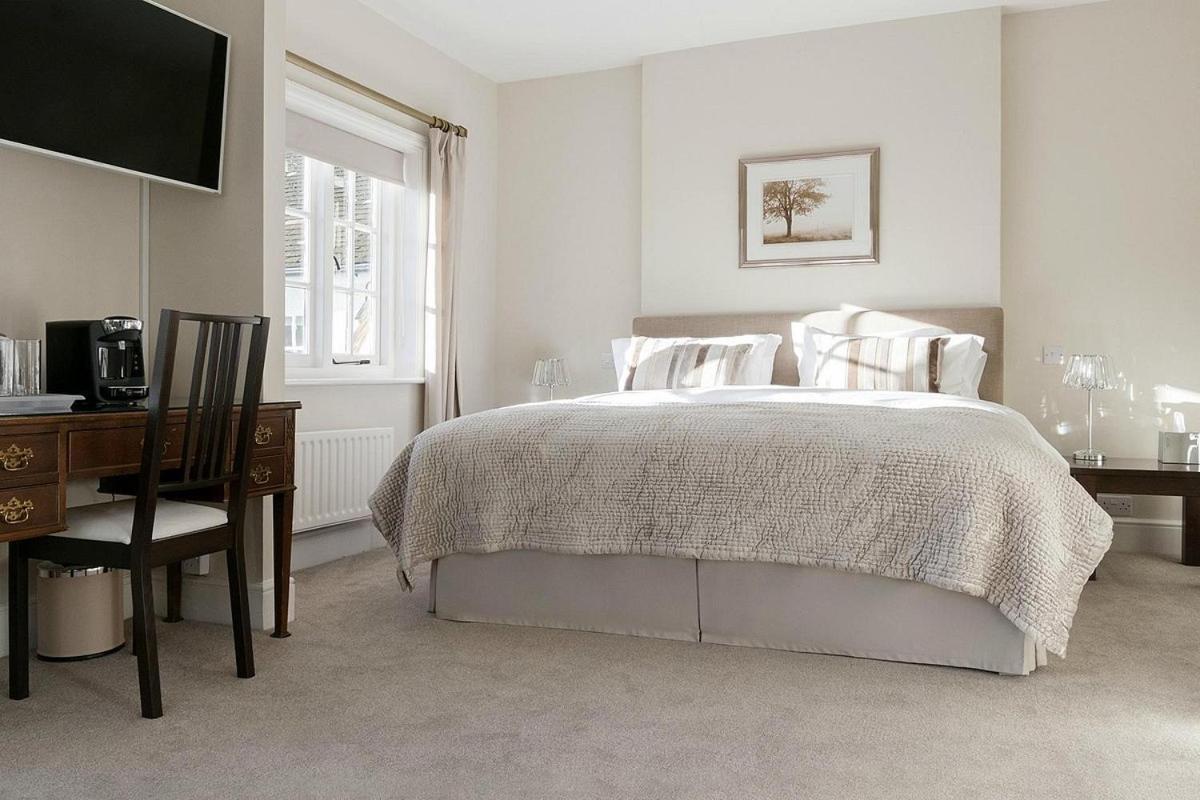 Hurtwood Hotel Peaslake Екстериор снимка
