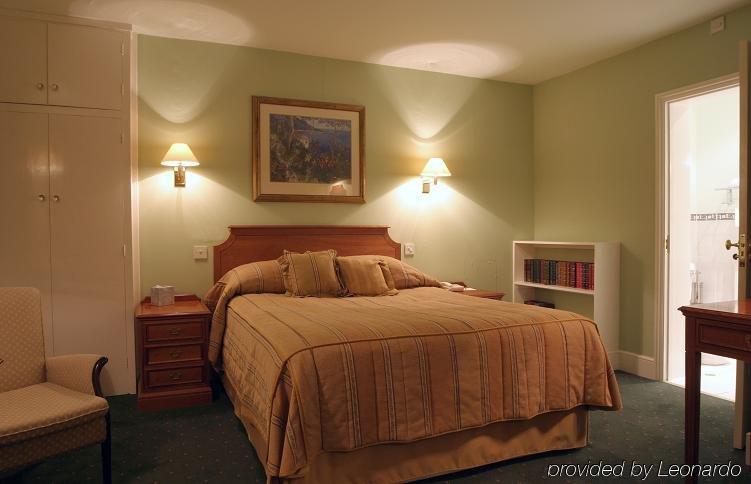 Hurtwood Hotel Peaslake Стая снимка