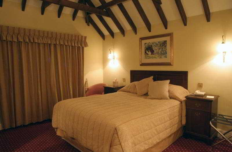 Hurtwood Hotel Peaslake Стая снимка